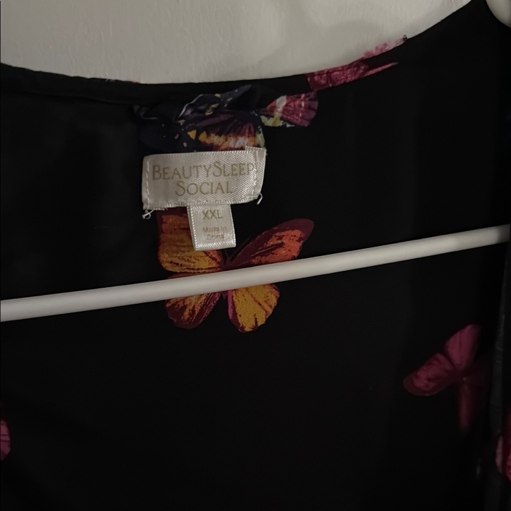 Butterfly Print Black Robe - Picture 2 of 5